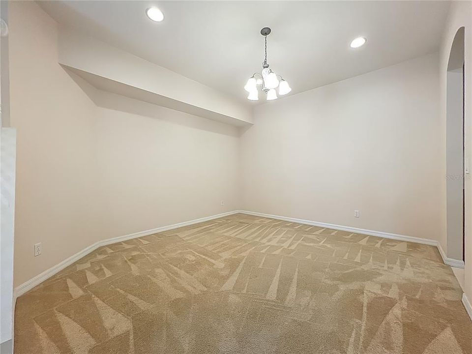 Activo con contrato: $349,900 (3 camas, 3 baños, 2173 Pies cuadrados)