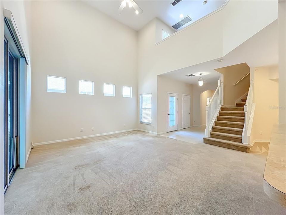 Activo con contrato: $349,900 (3 camas, 3 baños, 2173 Pies cuadrados)