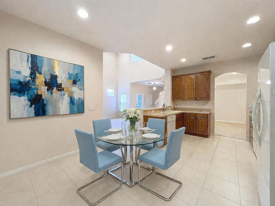 Activo con contrato: $349,900 (3 camas, 3 baños, 2173 Pies cuadrados)