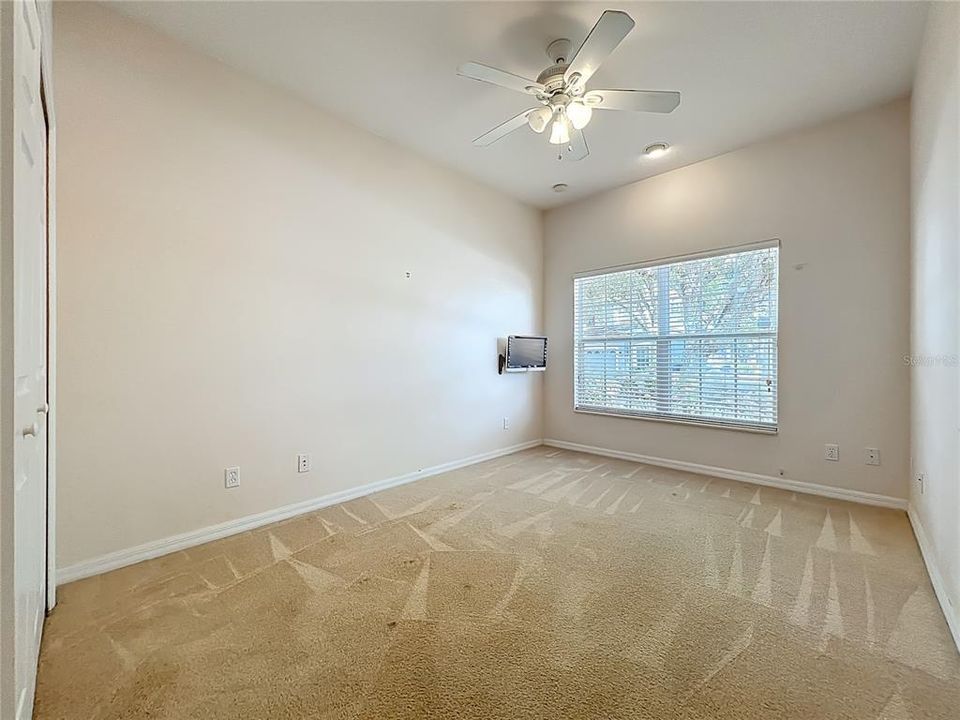 Activo con contrato: $349,900 (3 camas, 3 baños, 2173 Pies cuadrados)
