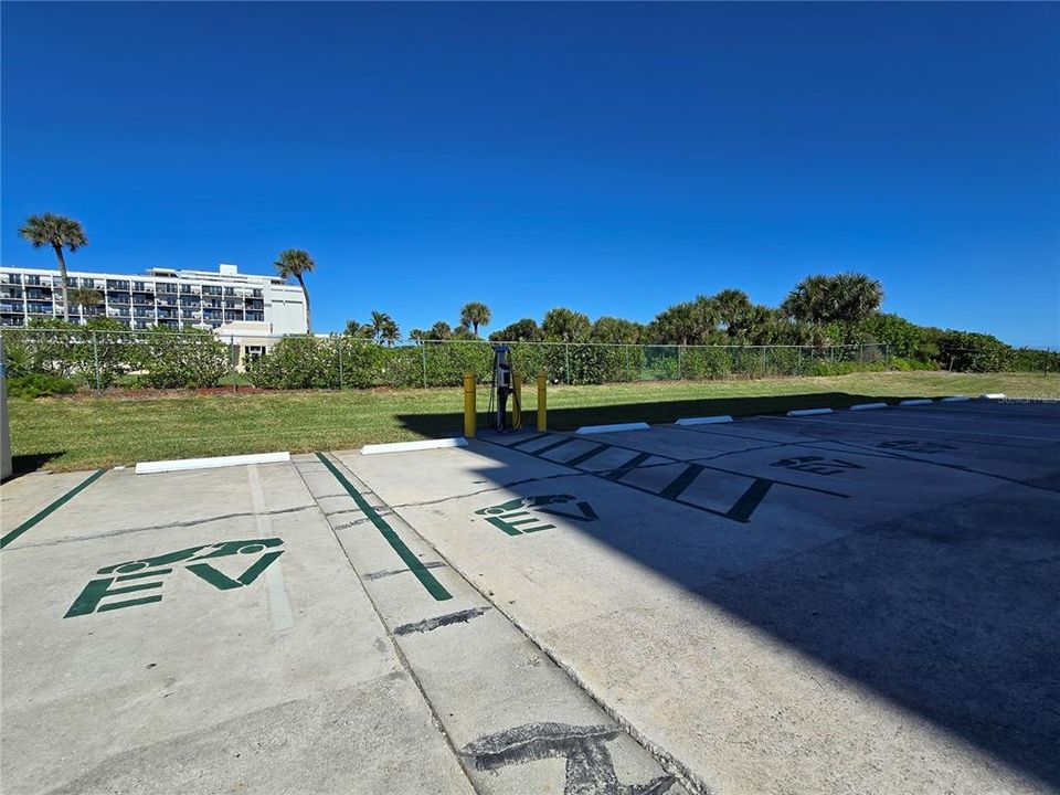 For Sale: $509,000 (2 beds, 2 baths, 1256 Square Feet)