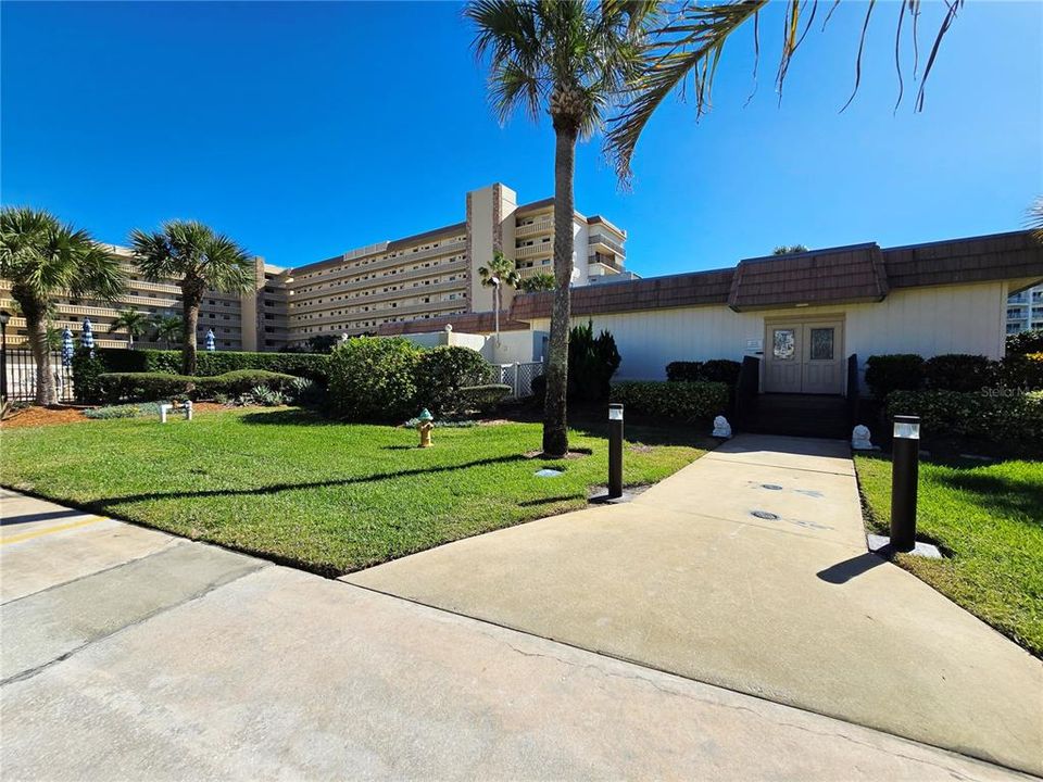 For Sale: $509,000 (2 beds, 2 baths, 1256 Square Feet)