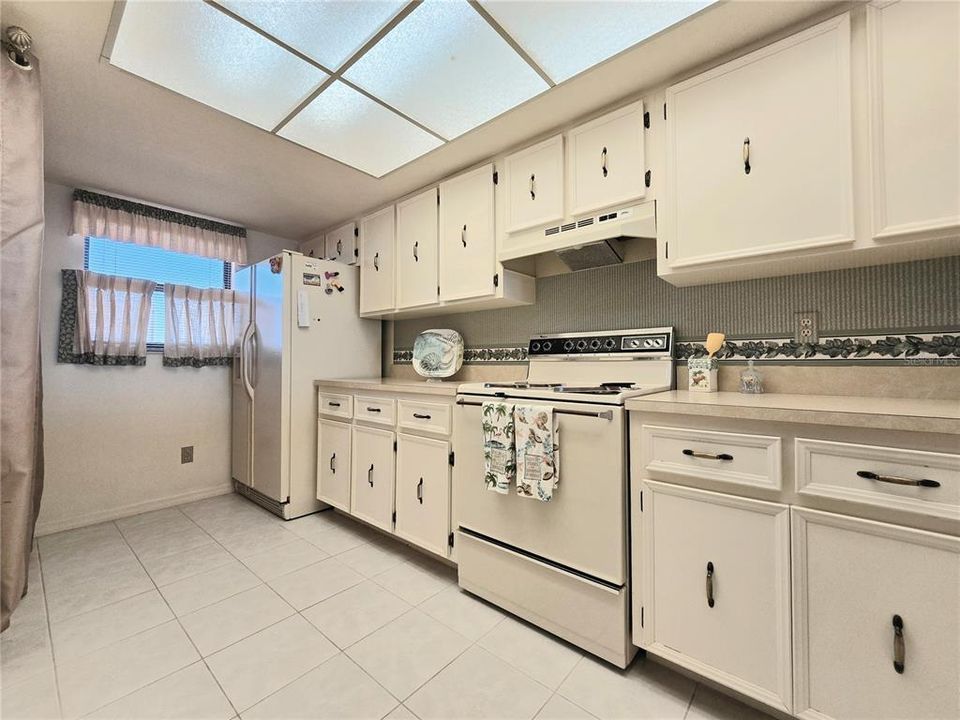 For Sale: $509,000 (2 beds, 2 baths, 1256 Square Feet)