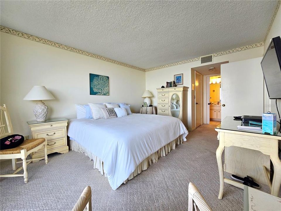 For Sale: $509,000 (2 beds, 2 baths, 1256 Square Feet)