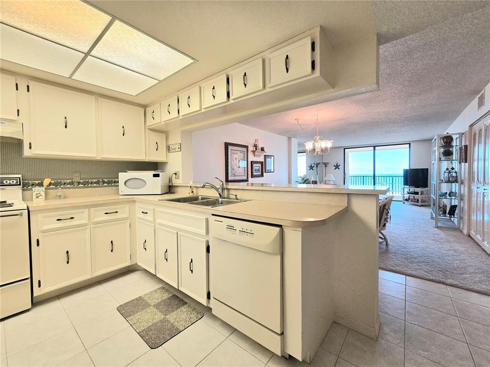 For Sale: $509,000 (2 beds, 2 baths, 1256 Square Feet)