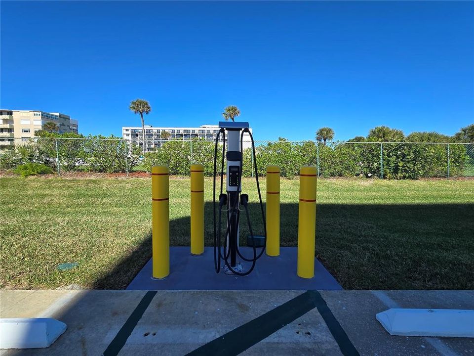 For Sale: $509,000 (2 beds, 2 baths, 1256 Square Feet)