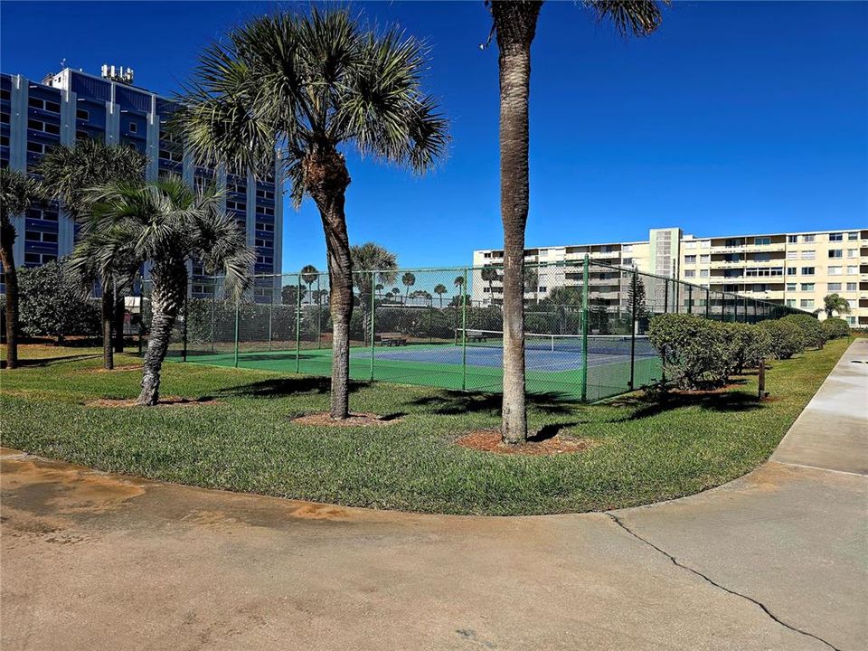 For Sale: $509,000 (2 beds, 2 baths, 1256 Square Feet)