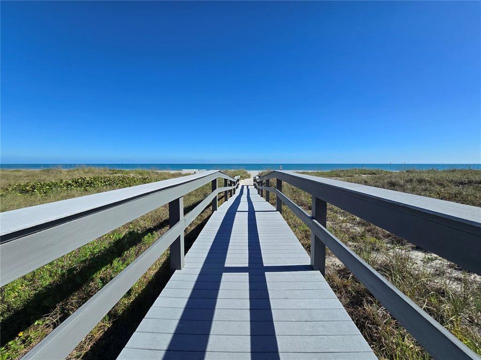 For Sale: $509,000 (2 beds, 2 baths, 1256 Square Feet)