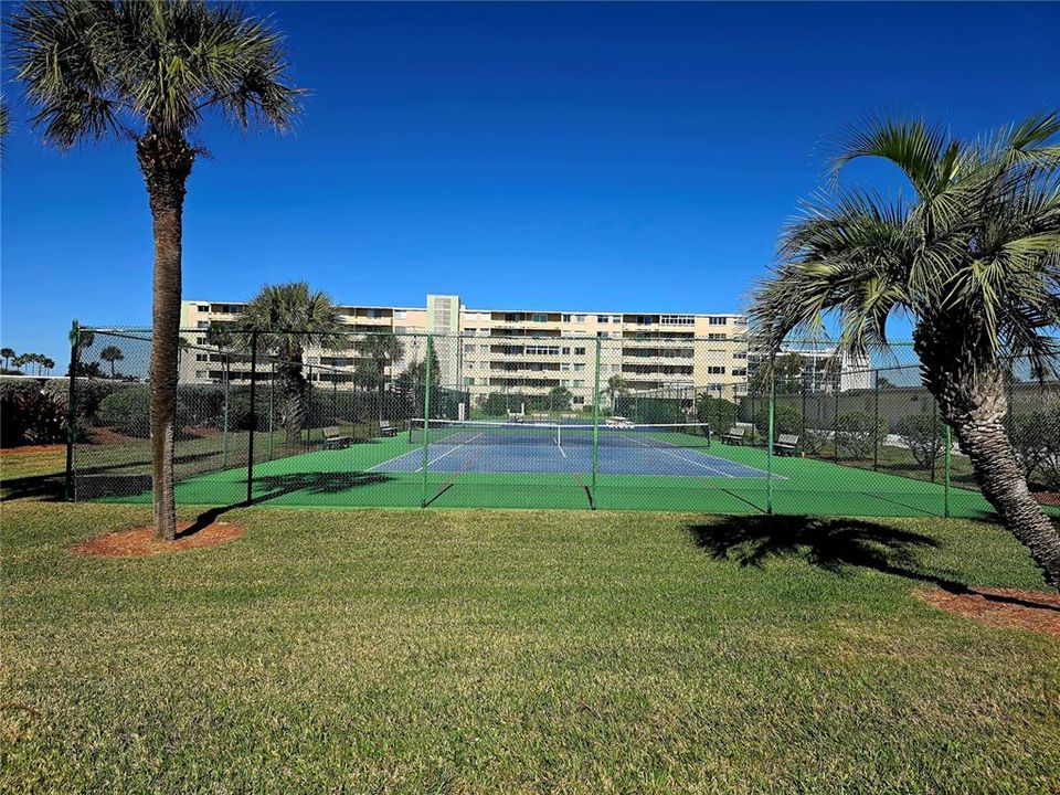 For Sale: $509,000 (2 beds, 2 baths, 1256 Square Feet)