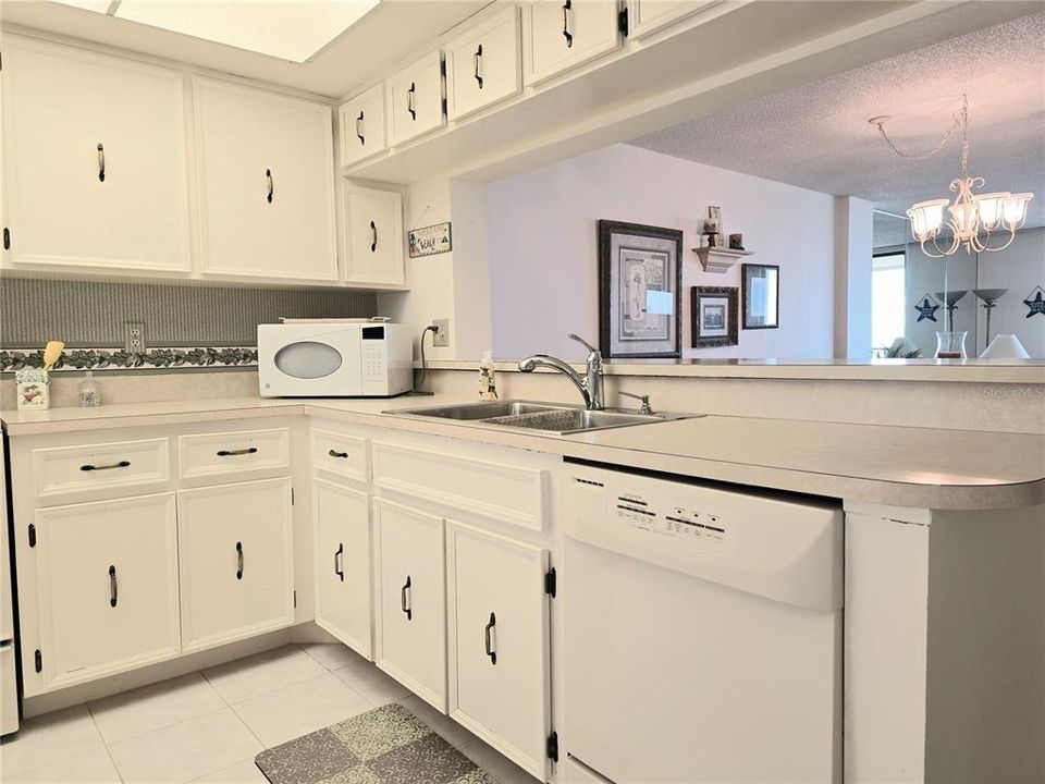 For Sale: $509,000 (2 beds, 2 baths, 1256 Square Feet)