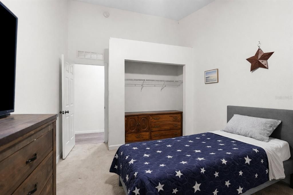 En Venta: $245,000 (3 camas, 2 baños, 1575 Pies cuadrados)