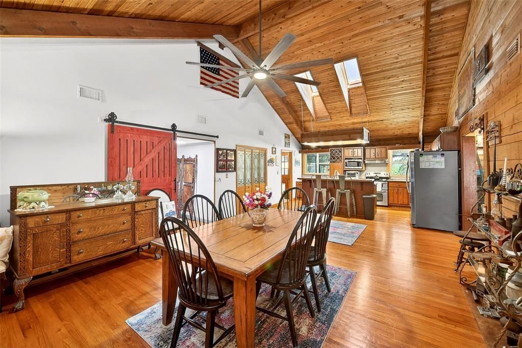 For Sale: $689,000 (4 beds, 2 baths, 3471 Square Feet)