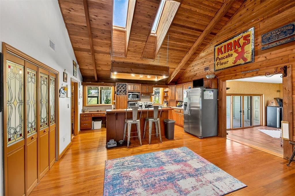 For Sale: $689,000 (4 beds, 2 baths, 3471 Square Feet)