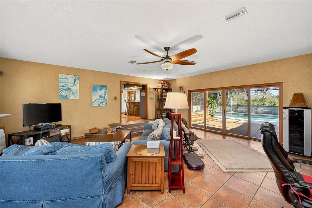 For Sale: $689,000 (4 beds, 2 baths, 3471 Square Feet)