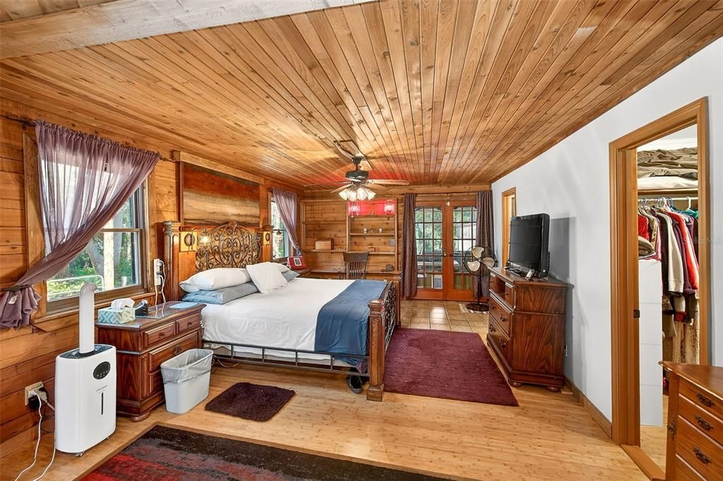 For Sale: $689,000 (4 beds, 2 baths, 3471 Square Feet)