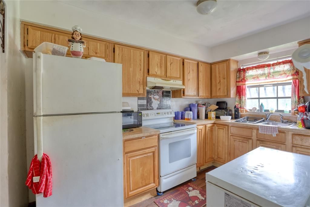 En Venta: $304,000 (6 camas, 0 baños, 2304 Pies cuadrados)