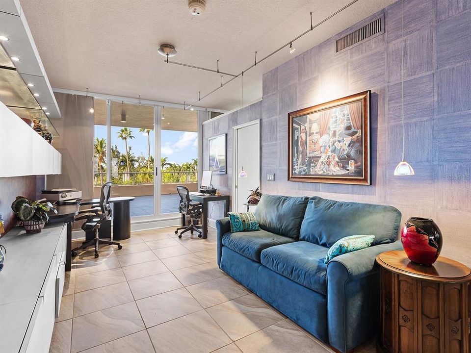 Active With Contract: $1,460,000 (2 beds, 3 baths, 2550 Square Feet)