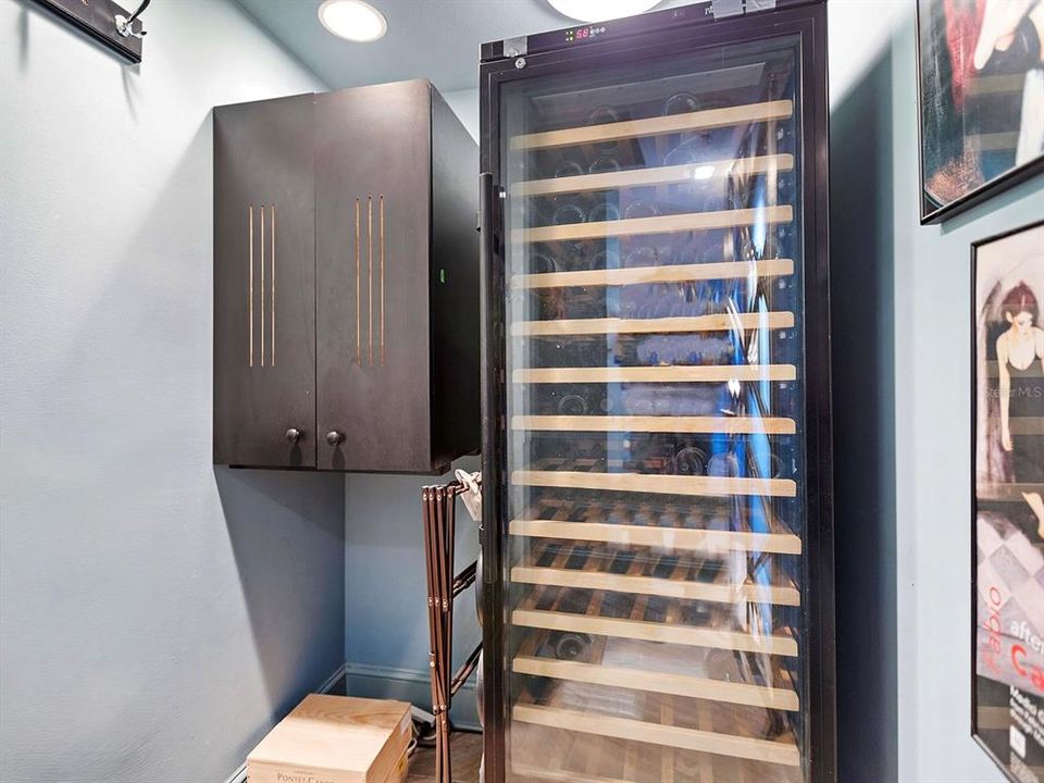 Active With Contract: $1,460,000 (2 beds, 3 baths, 2550 Square Feet)