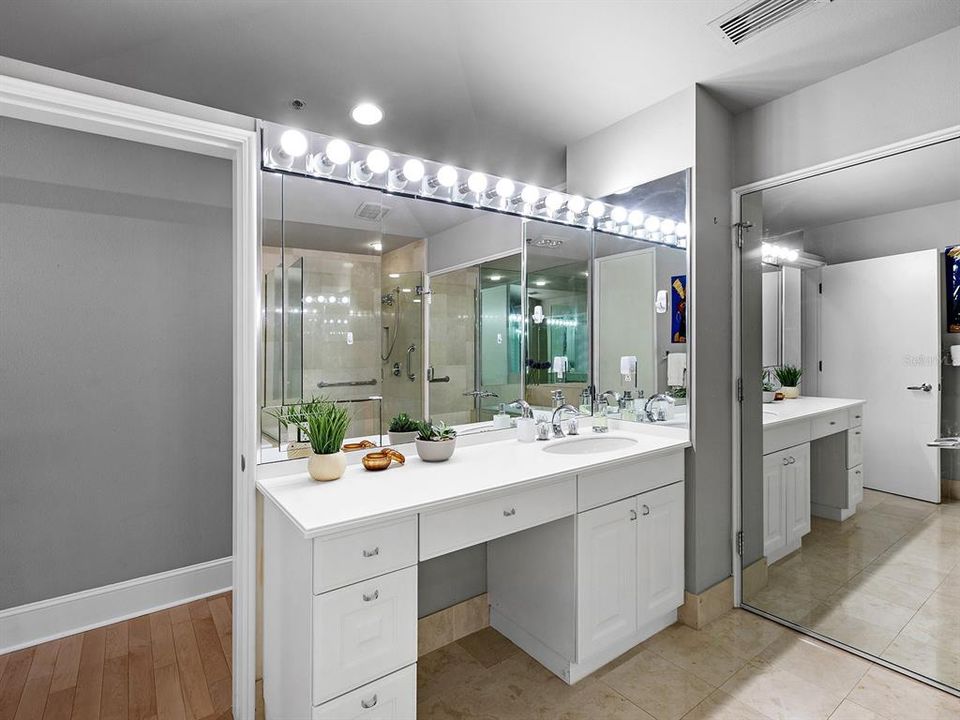 Active With Contract: $1,460,000 (2 beds, 3 baths, 2550 Square Feet)