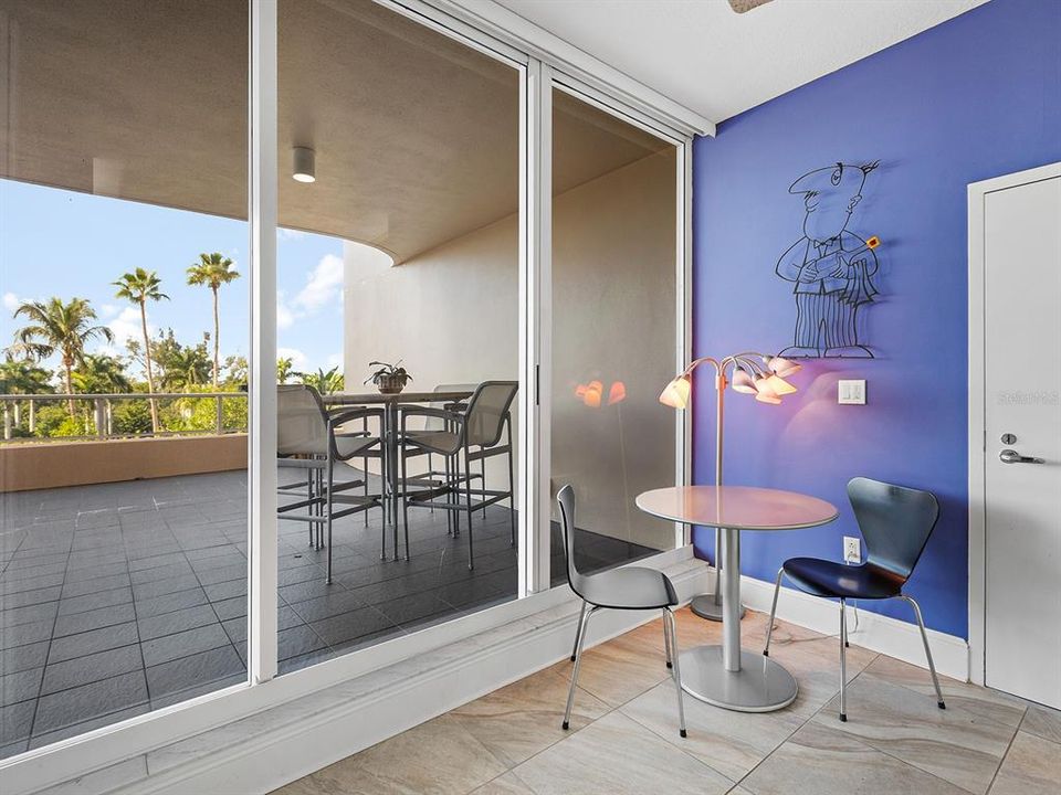 Active With Contract: $1,460,000 (2 beds, 3 baths, 2550 Square Feet)