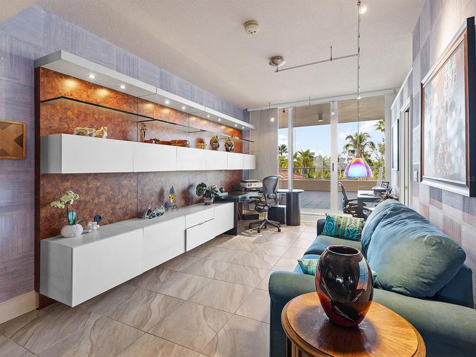Active With Contract: $1,460,000 (2 beds, 3 baths, 2550 Square Feet)