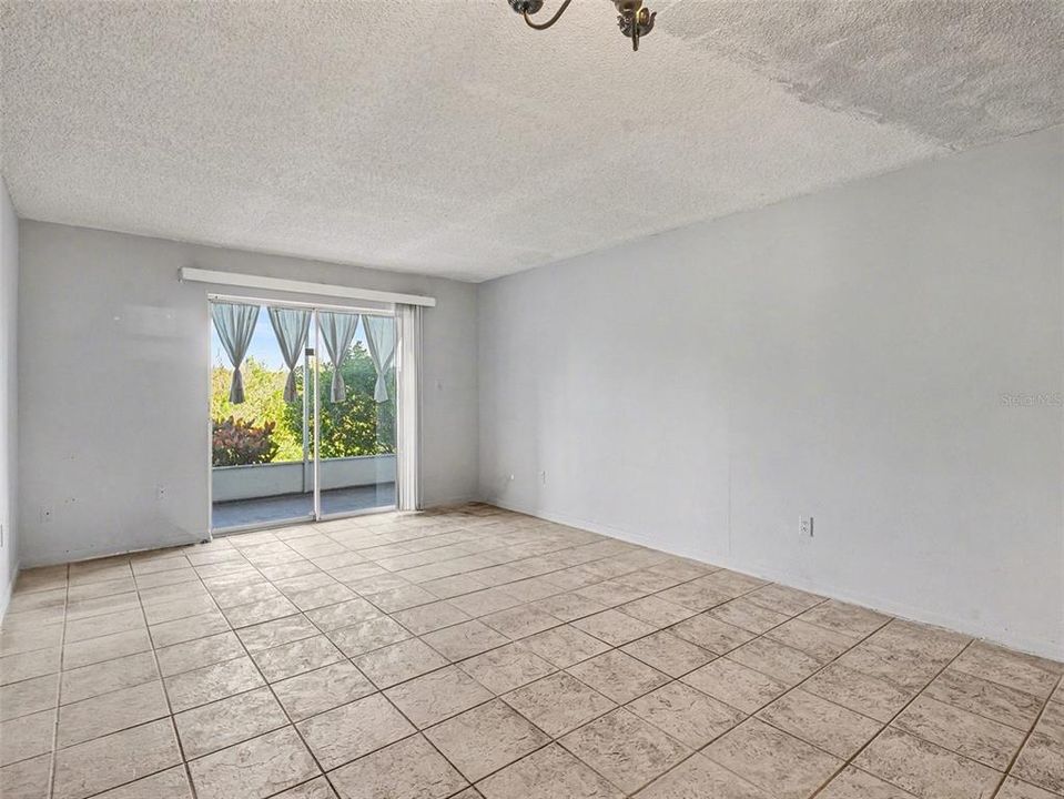 Activo con contrato: $70,900 (1 camas, 1 baños, 725 Pies cuadrados)
