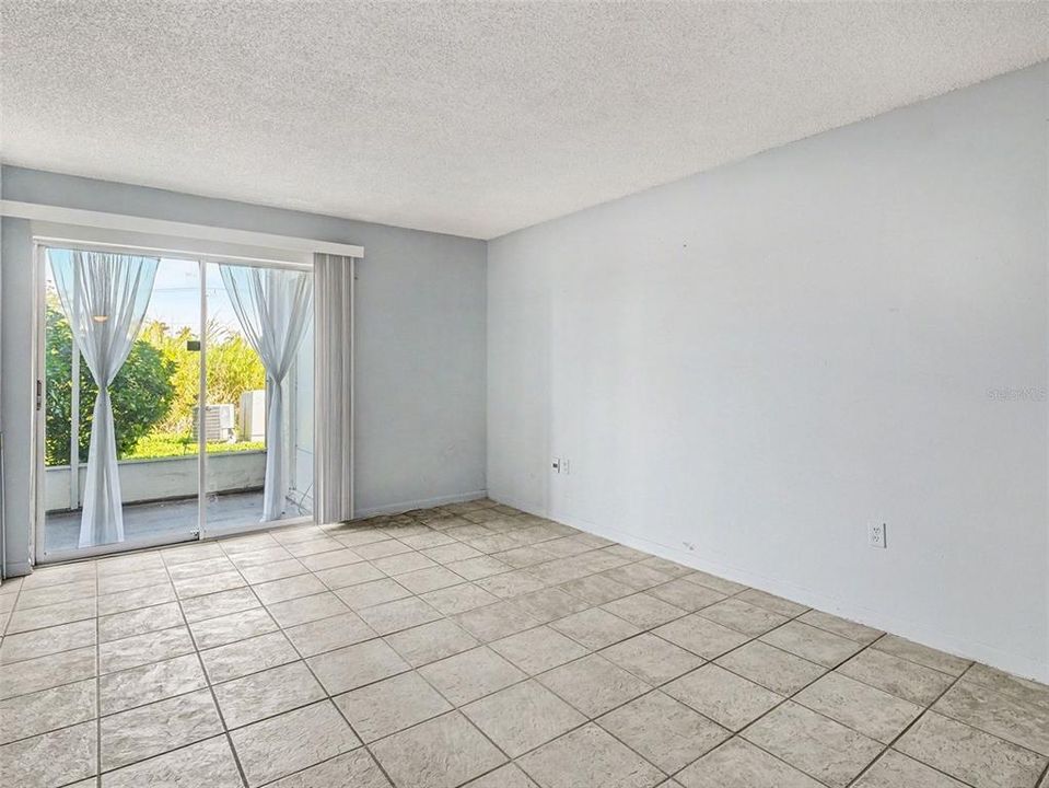 Activo con contrato: $70,900 (1 camas, 1 baños, 725 Pies cuadrados)
