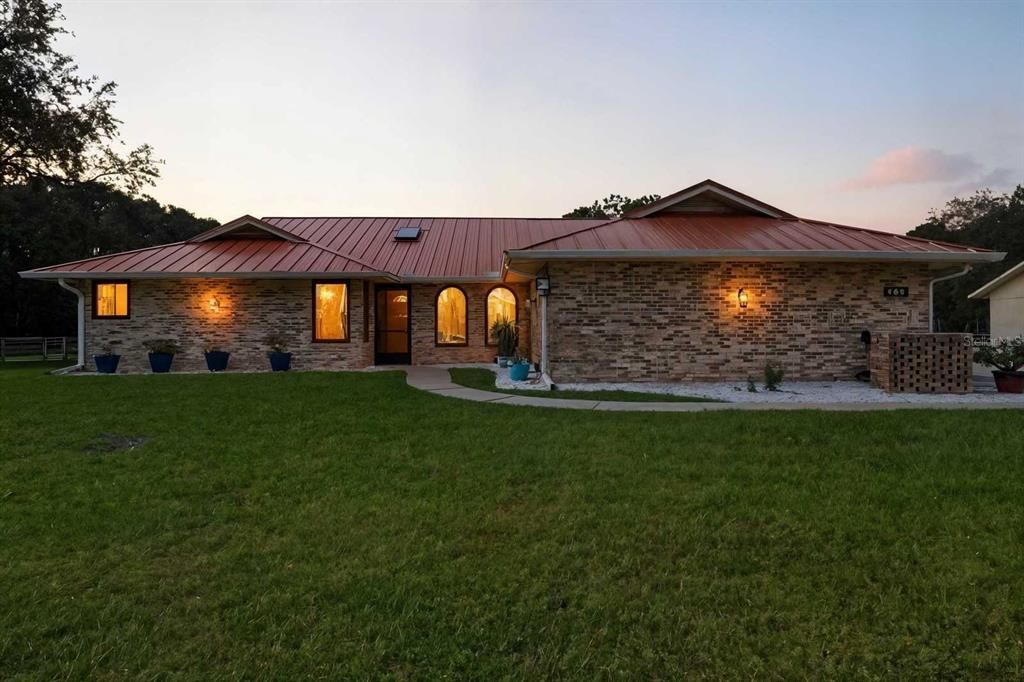 Vendido Recientemente: $1,295,000 (4 camas, 3 baños, 2108 Pies cuadrados)