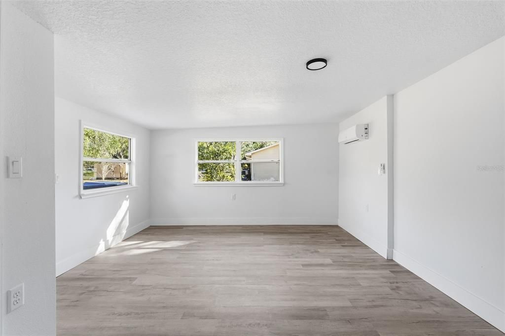En Venta: $272,900 (4 camas, 1 baños, 1570 Pies cuadrados)