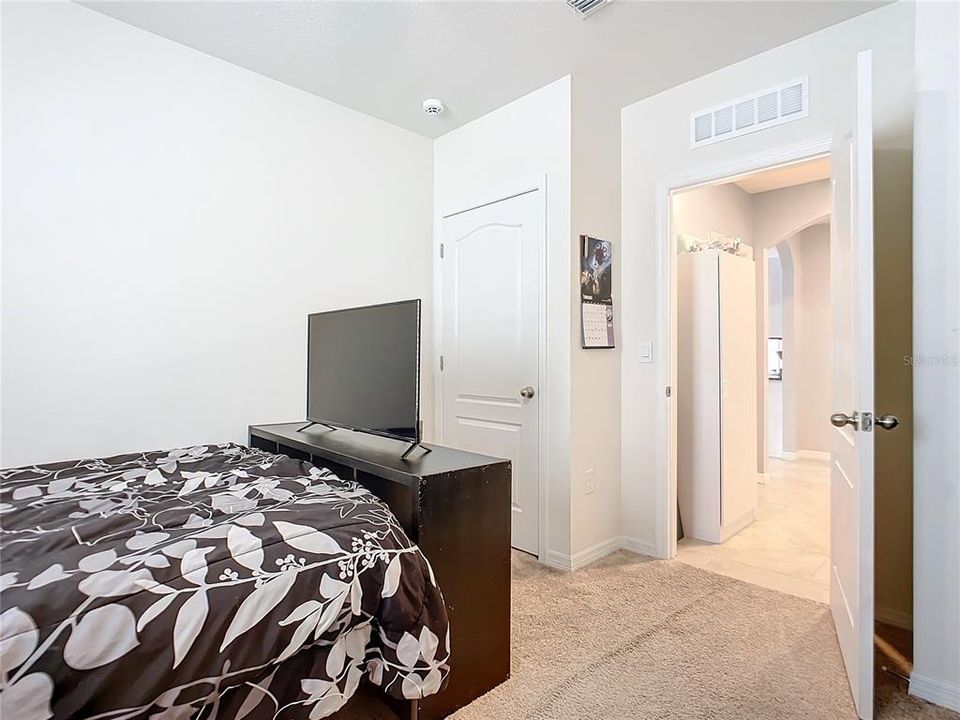 For Sale: $305,000 (4 beds, 2 baths, 1846 Square Feet)