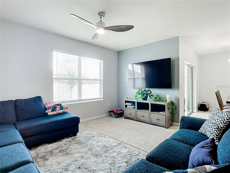 For Sale: $305,000 (4 beds, 2 baths, 1846 Square Feet)