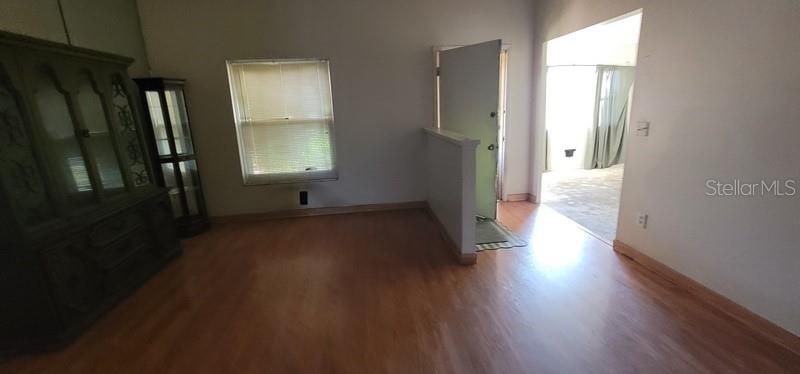 En Venta: $240,000 (4 camas, 2 baños, 1738 Pies cuadrados)