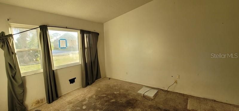 En Venta: $240,000 (4 camas, 2 baños, 1738 Pies cuadrados)