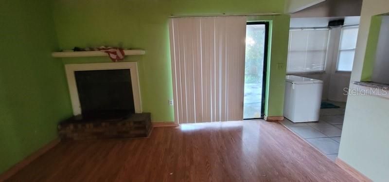 En Venta: $240,000 (4 camas, 2 baños, 1738 Pies cuadrados)