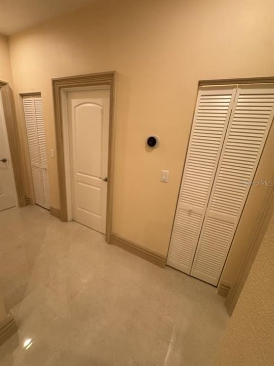 En Venta: $535,000 (4 camas, 2 baños, 1970 Pies cuadrados)