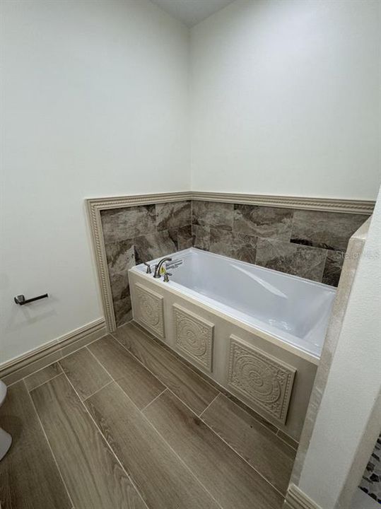 En Venta: $482,000 (4 camas, 2 baños, 1970 Pies cuadrados)