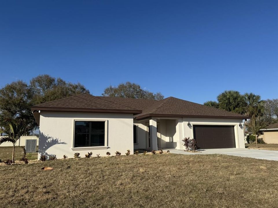 En Venta: $482,000 (4 camas, 2 baños, 1970 Pies cuadrados)