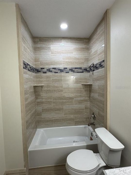 En Venta: $482,000 (4 camas, 2 baños, 1970 Pies cuadrados)