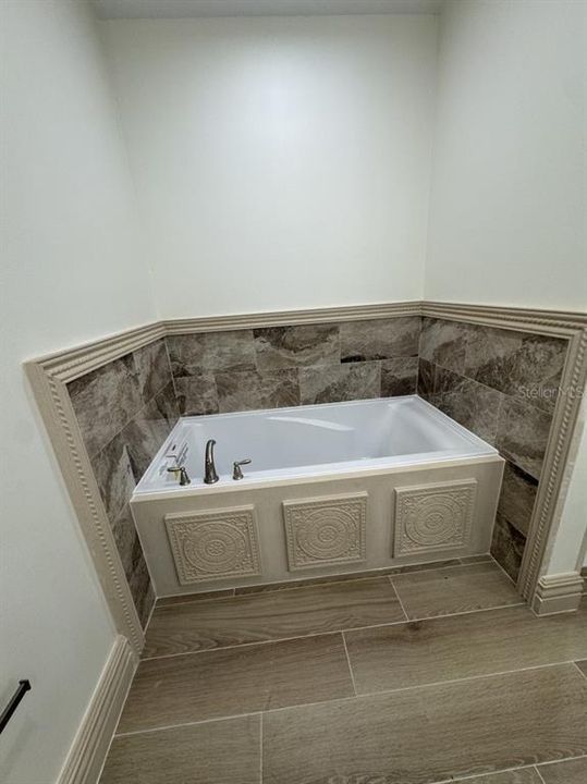 En Venta: $482,000 (4 camas, 2 baños, 1970 Pies cuadrados)