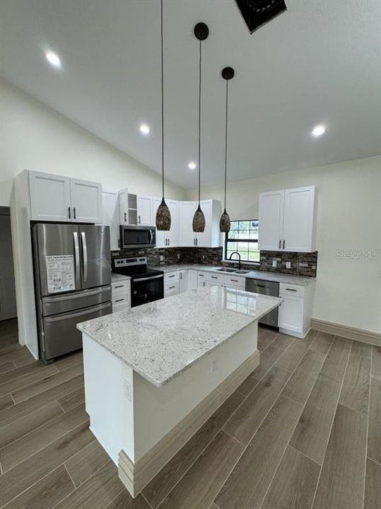 En Venta: $482,000 (4 camas, 2 baños, 1970 Pies cuadrados)