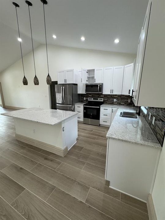 En Venta: $482,000 (4 camas, 2 baños, 1970 Pies cuadrados)