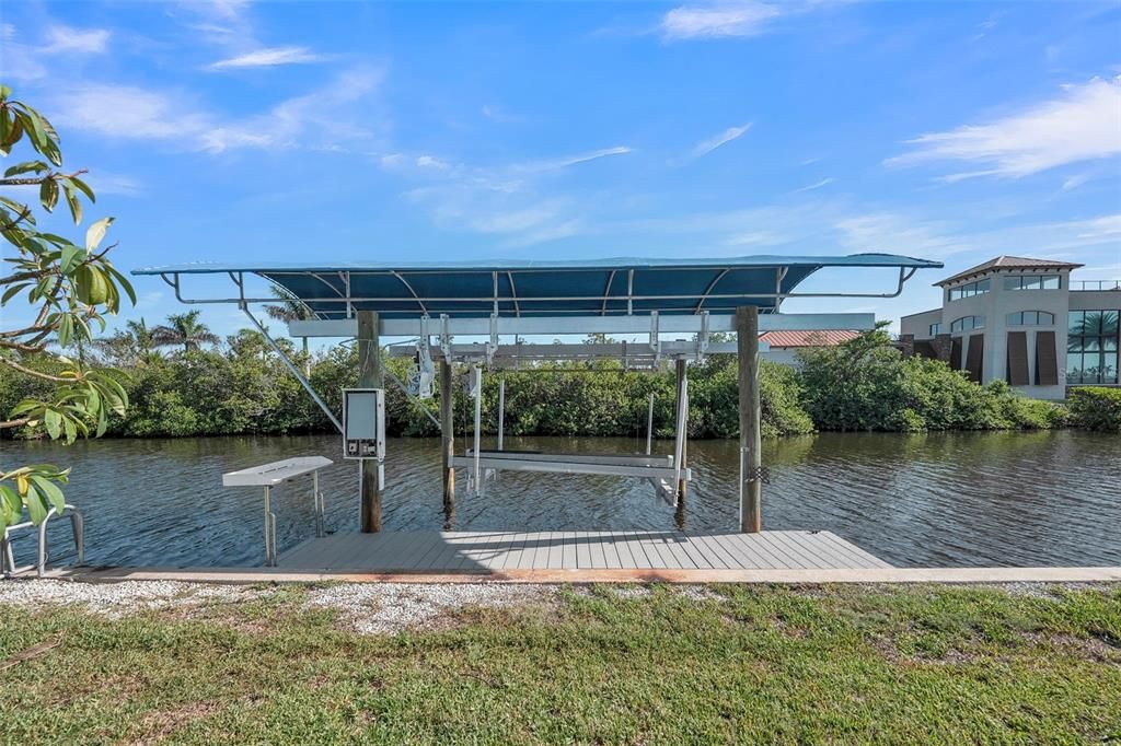 For Sale: $349,000 (2 beds, 1 baths, 1000 Square Feet)