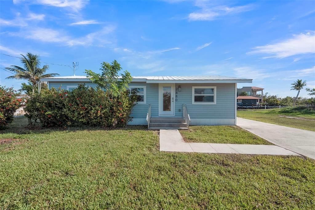 For Sale: $349,000 (2 beds, 1 baths, 1000 Square Feet)