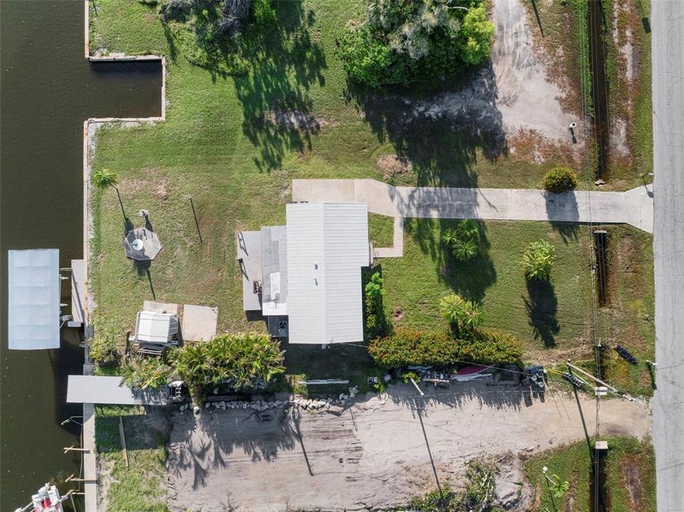 For Sale: $349,000 (2 beds, 1 baths, 1000 Square Feet)