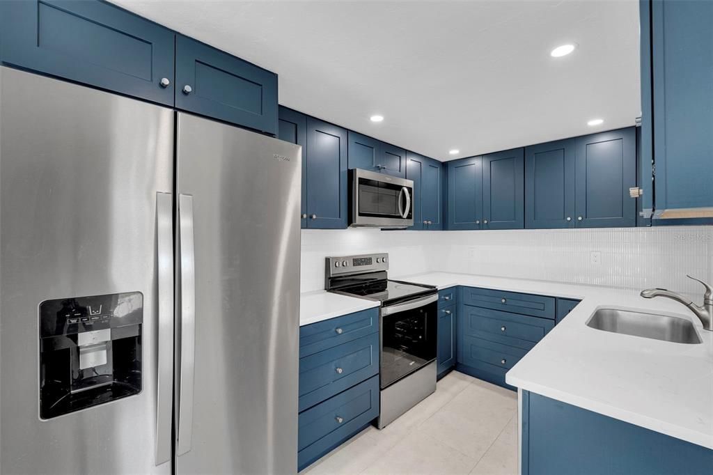 For Sale: $349,000 (2 beds, 1 baths, 1000 Square Feet)