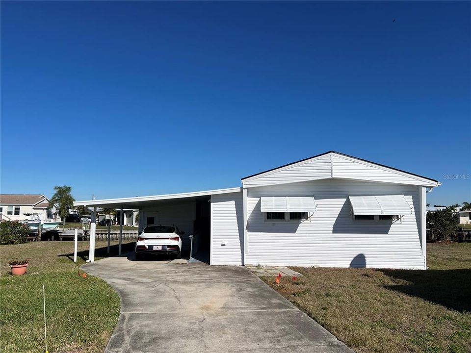 Active With Contract: $139,000 (2 beds, 1 baths, 1084 Square Feet)