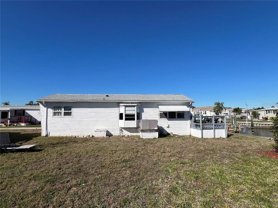 Active With Contract: $139,000 (2 beds, 1 baths, 1084 Square Feet)