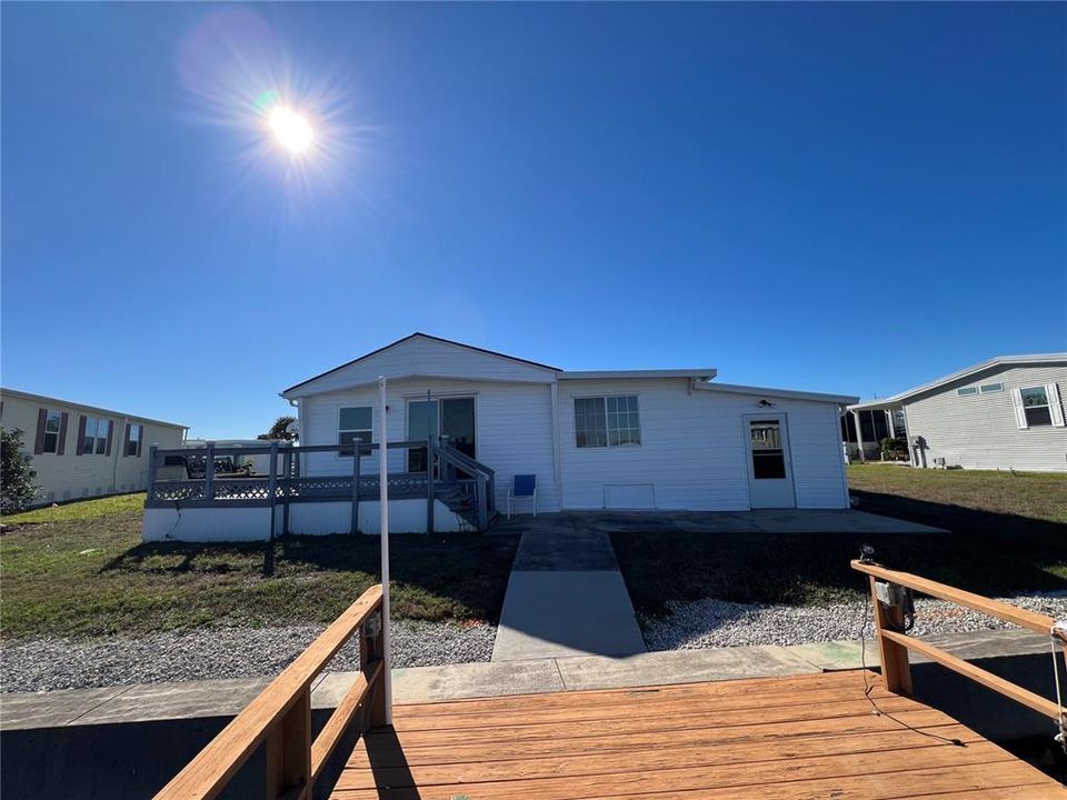 Active With Contract: $139,000 (2 beds, 1 baths, 1084 Square Feet)
