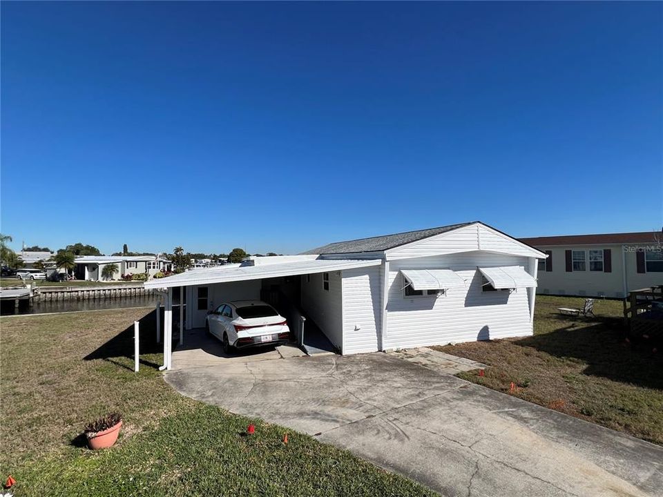 Active With Contract: $139,000 (2 beds, 1 baths, 1084 Square Feet)