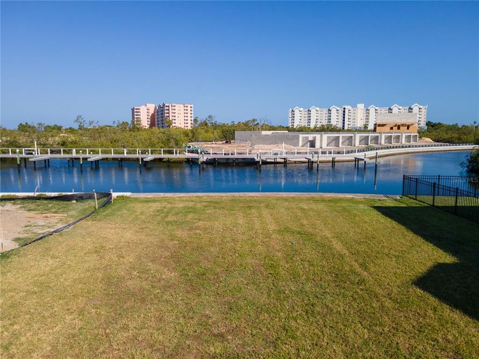 На продажу: $349,000 (0.16 acres)